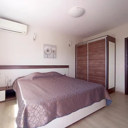 Villa Golf Ariel Kavarna